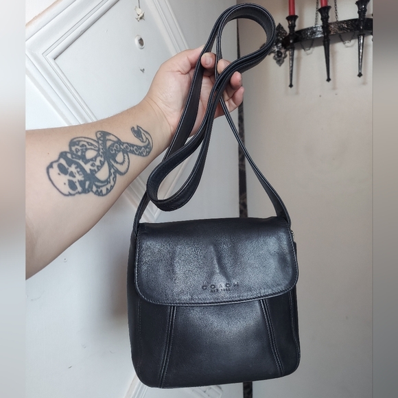 Vintage Coach Black Lexington Small Flap Crossbody 4185 Italy 🖤🇮🇹 - Picture 1 of 16